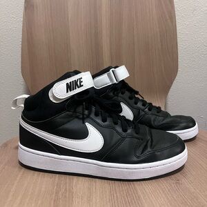 Nike Men's Black and White Sneakers